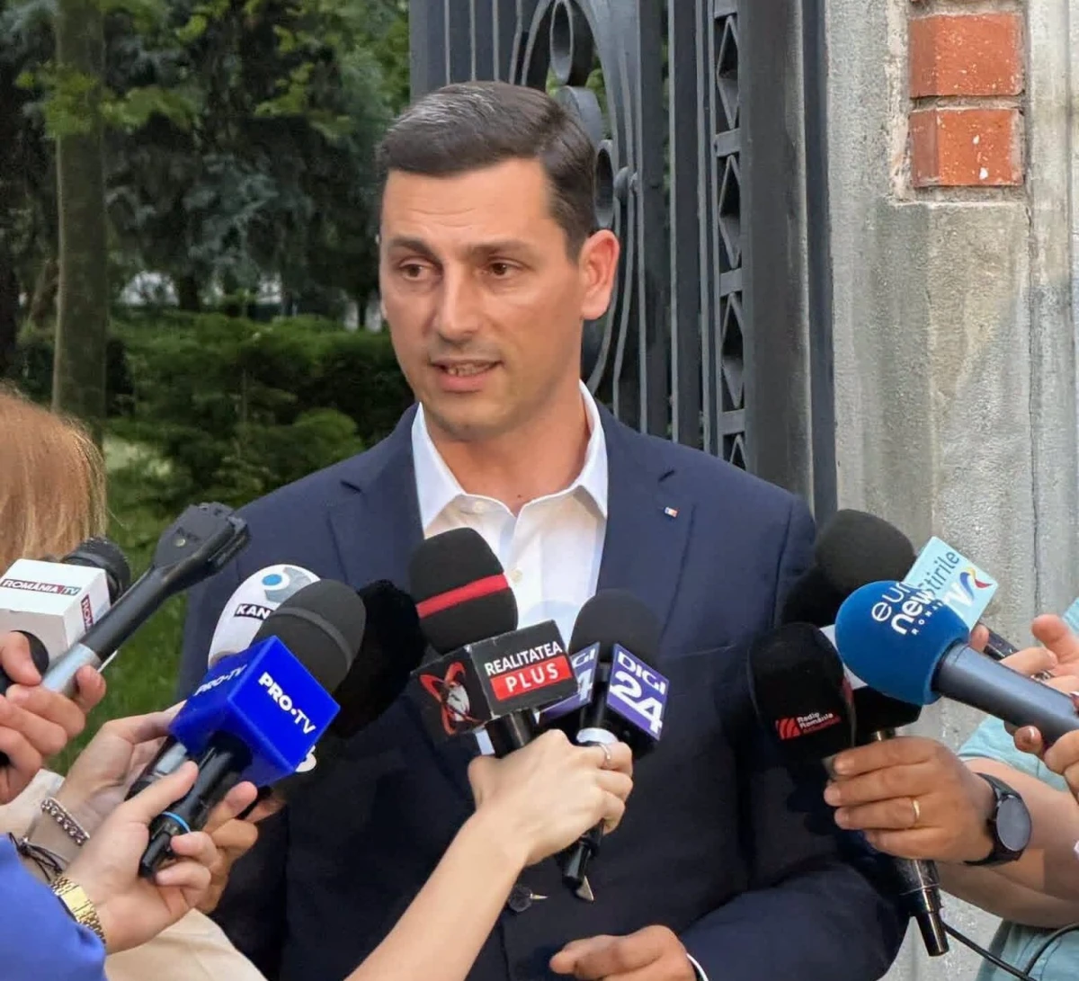 Liberalul Ionel Bogdan: Când nu vrei să discuţi despre fond, inventezi pretexte. Exact asta face PSD acum, în loc să discute despre programul de guvernare şi despre susţinerea parlamentară, caută motive artificiale pentru a evita o discuţie serioasă