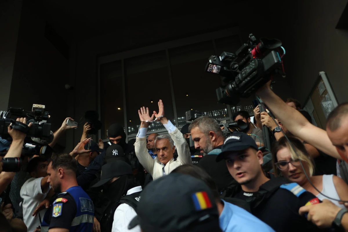 SURSE | Călin Georgescu a refuzat să mănânce în arest și a băut multă apă / A stat în celulă cu alți trei deținuți, acuzați de trafic de droguri și de migranți