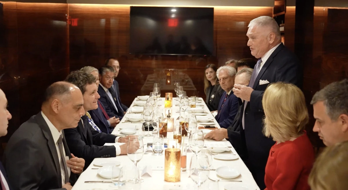 Președintele Nicușor Dan s-a întâlnit la New York cu foști ambasadori ai SUA în România