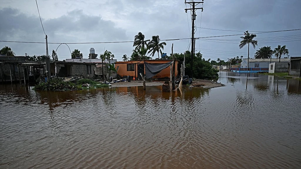 Hurricane Polo makes 2nd landfall on Mexico's Pacific coast