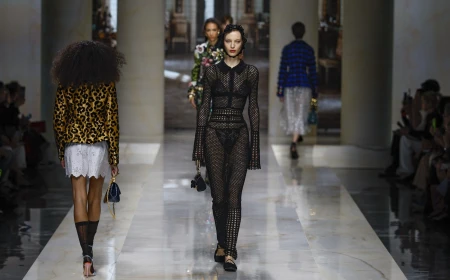 Dolce & Gabbana primăvară-vară 2027 la Milano Fashion Week: Feminitatea sexy rămâne în centrul unei colecții care nu uită ce înseamnă Dolce