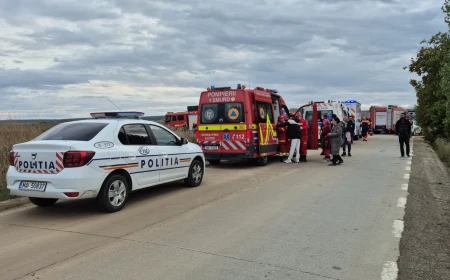Un adult și doi copii au murit, alte patru persoane au fost transportate la spital, în urma unui accident rutier în județul Iași