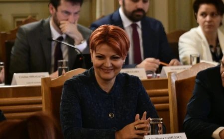 Olguța Vasilescu, replică pentru Siegfried Mureșan care i-a amintit să-și trimită soțul la muncă: „Pinalti zice că v-a susținut financiar și nu ați zis măcar danke”
