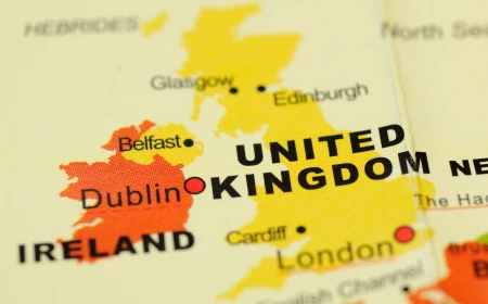 Regatul Unit ar trebui să ia în considerare o eventuală revenire în Uniunea Europeană, afirmă premierul britanic