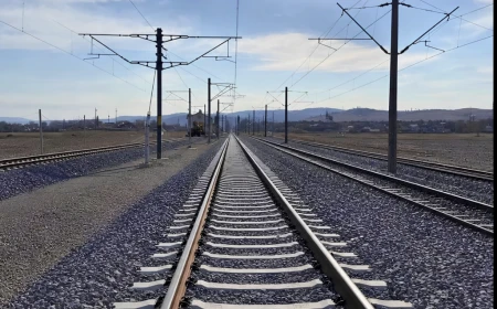 VIDEO | Calea ferată Brașov – Sighișoara: stadiul fizic al lucrărilor de reabilitare a ajuns la 61%
