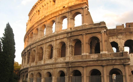 Colosseumul e închis după ce un muncitor de 22 de ani a căzut de la aproximativ 10 metri / Lucra la noul sistem de lumini al monumentului / Deschiderea oficială trebuia să fie făcută în octombrie