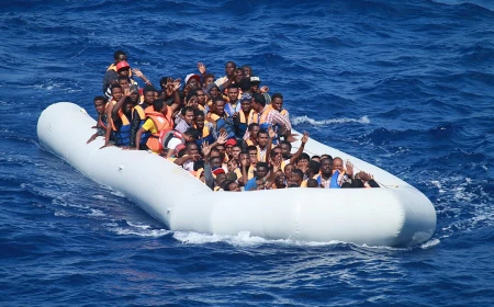 Migranții cărora li s-a refuzat dreptul de azil trebuie expulzați din UE cât mai curând posibil (ministru grec)