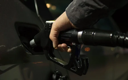 Până la 3,90 euro pe litru? De ce amenințarea lui Trump de a opri exporturile de motorină ar putea provoca un șoc istoric în Europa
