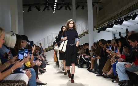 Tod’s primăvară-vară 2027 la Milano Fashion Week : Classic with a little twist / Și poate că Tod’s nici nu trebuie să riște mai mult