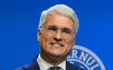 Dragoș Pîslaru, replică pentru George Simion: Într-o dictatură nu apuci să te plângi pe Facebook că e dictatură
