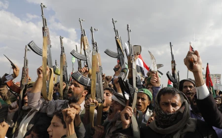 Rebelii Houthi promit SUA că nu vor ataca navele americane, după ce Trump a renunțat în ultimul moment la o operațiune militară împotriva grupării