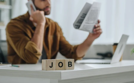 Viitorul muncii în România: angajat sau pe cont propriu? Ce spun românii despre flexibilitate