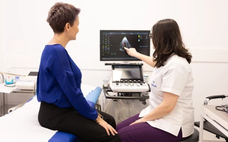 Schimbarea stilului de viaţă încetineşte osteoporoza. Endocrinolog: „Recomand femeilor aflate la menopauză să facă neapărat testul DXA”