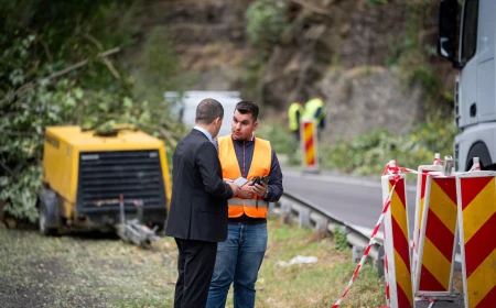 Radu Miruță critică lucrările de pe Valea Oltului, după ce a stat în coada de mașini mai mult de o oră: ”Le cer eu scuze transportatorilor și șoferilor / Am cerut să văd obligațiile din contract”