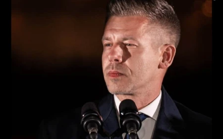 Premierul Péter Magyar și doi foști miniștri ai lui Viktor Orbán au rămas fără imunitate parlamentară / Péter Magyar este suspect într-un caz de furt