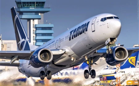 Guvernul Mureșan vrea privatizarea competitivă a TAROM, o gaură neagră cu pierderi pe linie, şi listarea la bursă a unor pachete din Aeroportul Otopeni şi Portul Constanţa