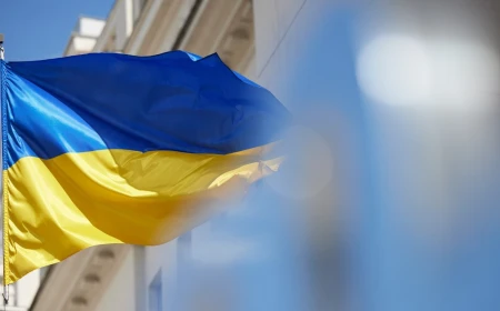 Premierul ucrainean sugerează persoanelor vulnerabile să părăsească Kievul înainte de venirea iernii pentru a evita supraîncărcarea serviciilor de urgenţă în caz de atacuri ruseşti