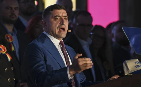 George Simion, mesaj către susținători: Vom rămâne alături de domnul Călin Georgescu / Fiecare, acolo unde sunteți, mișcați-vă /E nevoie să punem pumnul în fața furtunii / La luptă!