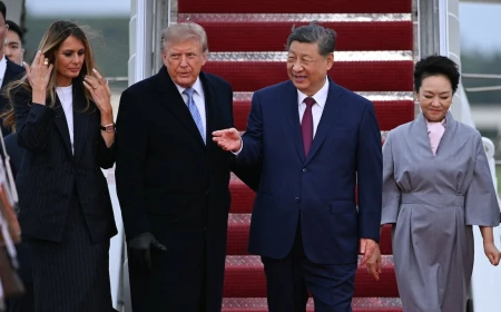 Trump greets Xi on tarmac as Chinese leader arrives for state visit