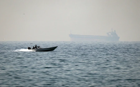 Iranul se angajează să redeschidă strâmtoarea Ormuz în șapte zile, dacă SUA reduc presiunea militară şi ridică blocada asupra porturilor iraniene