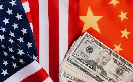 Statele Unite şi China îşi prelungesc armistiţiul comercial până pe 10 ianuarie, în contextul vizitei președintelui chinez la Washington