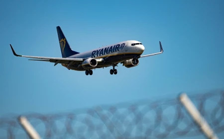 Un avion Ryanair a aterizat în Anglia cu doar 363 kg de combustibil în rezervoare / Ajungea pentru doar 9 minute de zbor / Mai multe aeroporturi i-au refuzat aterizarea / Incident petrecut anul trecut