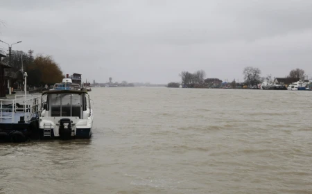 Noi proceduri de intrare pe canalul Sulina pentru a reduce perioada de aşteptare a navelor, după ce atacurile ruseşti au blocat porturile ucrainene de la Marea Neagră