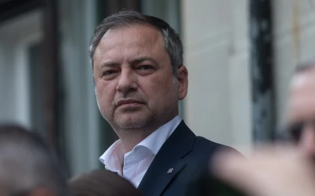Secretarul general al PNL, Dan Motreanu: PSD spune că nu votează Guvernul Mureșan și că soluția sa este Sorin Grindeanu. Atunci, care este majoritatea pentru un Guvern Grindeanu? Cu cine strânge PSD cele 233 de voturi necesare?