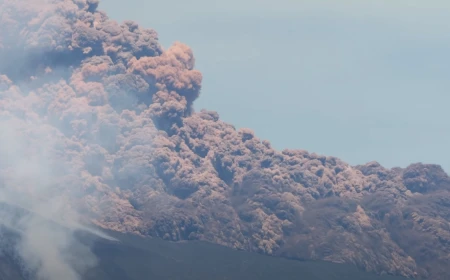 Vulcanul Etna a erupt, zborurile din Catania sunt suspendate / Avertisment MAE pentru românii din Italia