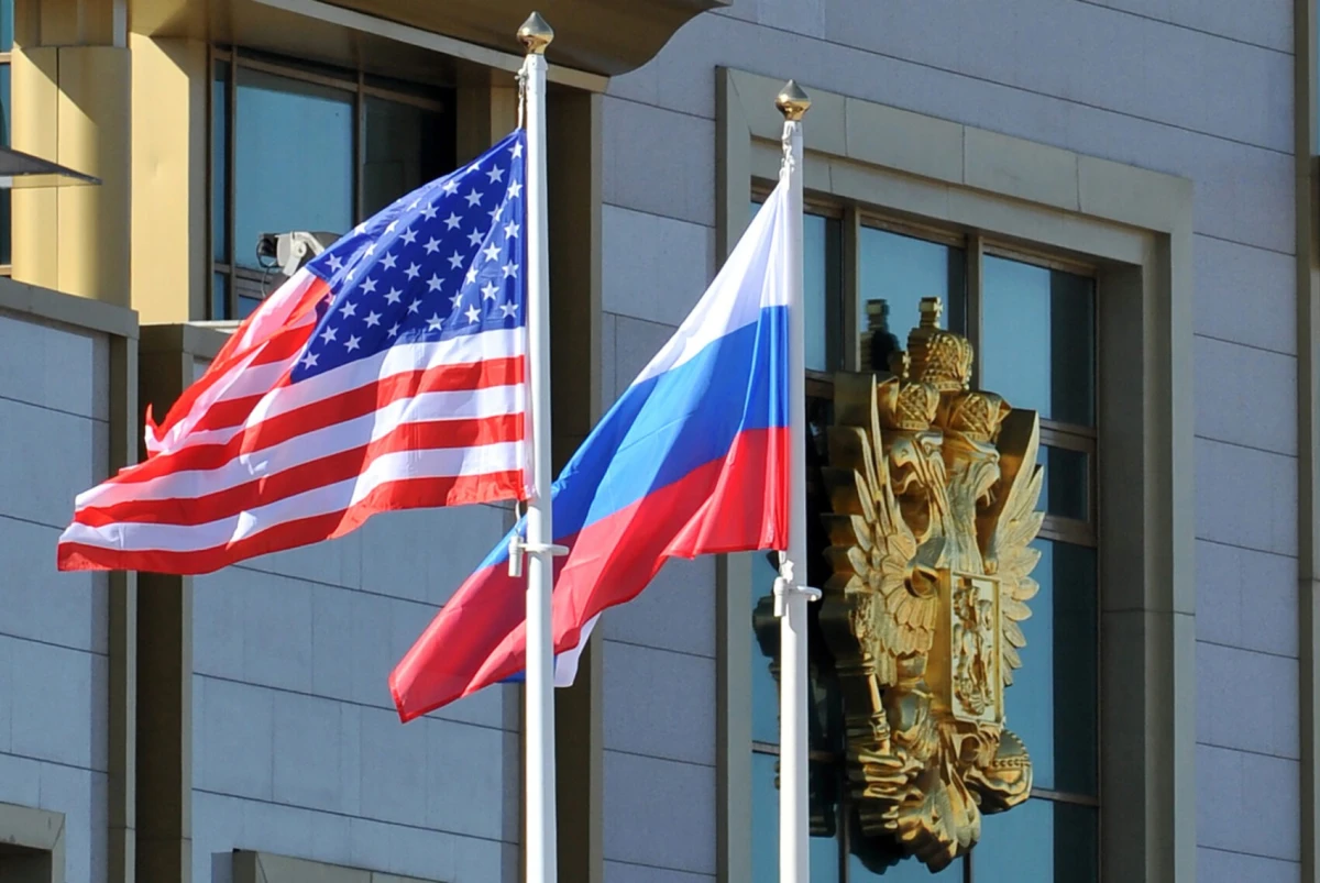 The New York Times: Discuţiile SUA-Rusia privind Ucraina includ și un acord petrolier de miliarde de dolari, de pe urma căruia ar profita oameni de afaceri din Orientul Mijlociu care au legături cu negociatorii americani Steve Witkoff şi Jared Kushner