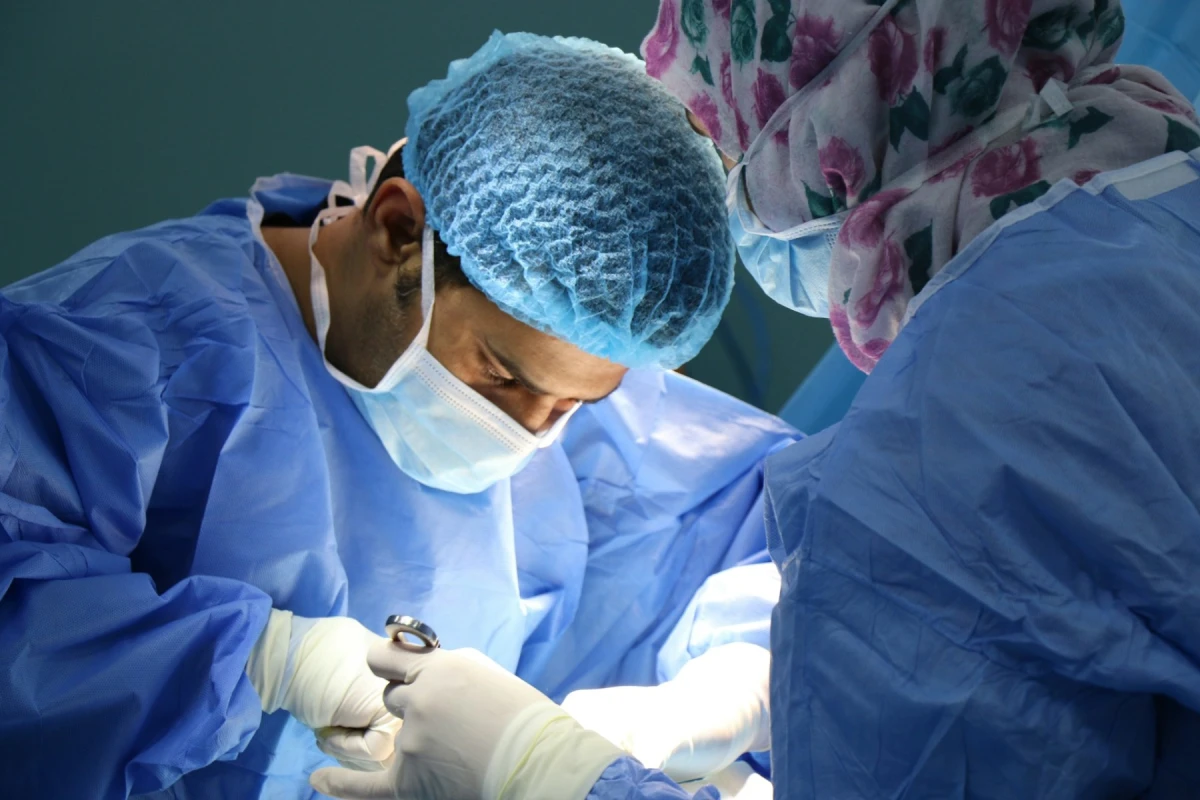 STUDIU: Extirparea apendicelui, asociată cu un risc cu aproape 60% mai scăzut de cancer colorectal