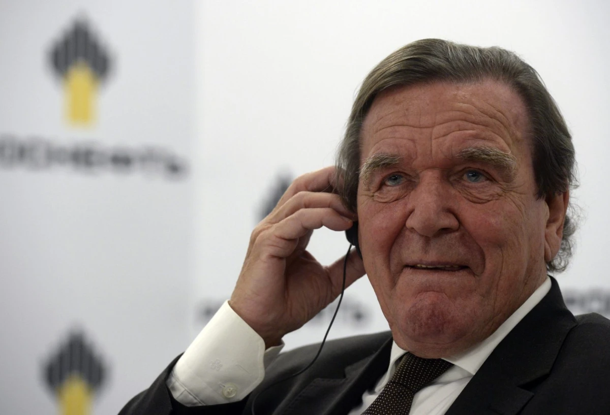 Fostul cancelar german Gerhard Schröder va coordona dezvoltarea rețelei rusești de hipermarketuri Globus