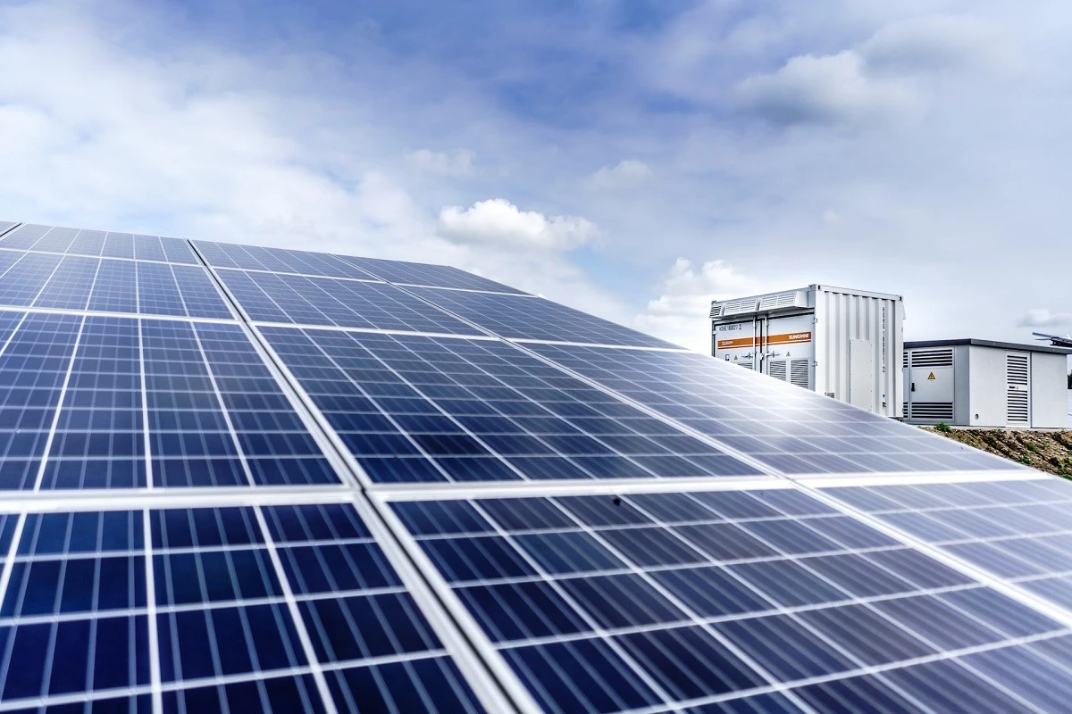 Parc fotovoltaic la Miercurea Ciuc pentru iluminatul stradal / Primar: ”Să acoperim consumul iluminatului public, ne costă în fiecare an milioane de lei”
