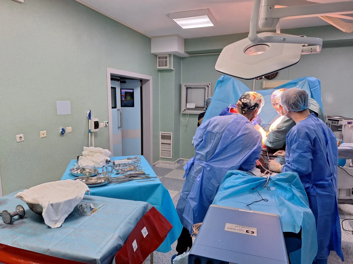 Pacienți români au beneficiat de transplanturi, două transplanturi renale și un transplant hepatic, realizate la Institutul Clinic Fundeni, cu organe oferite de Bulgaria