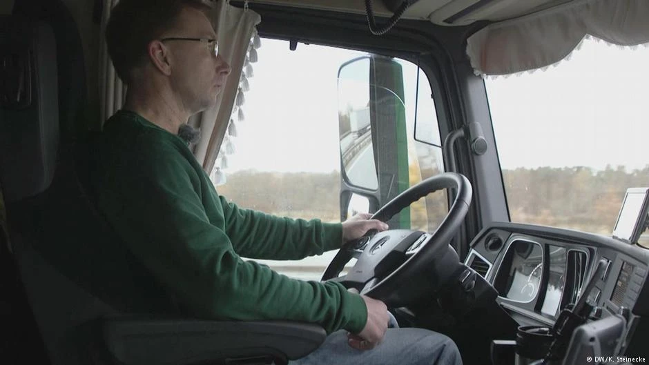 Cifrele TollRo, în primele 12 ore:  4 milioane de vizitatori, 50.000 de utilizatori şi 170.000 de vehicule înregistrate / „A fost remediată capacitatea platformei”