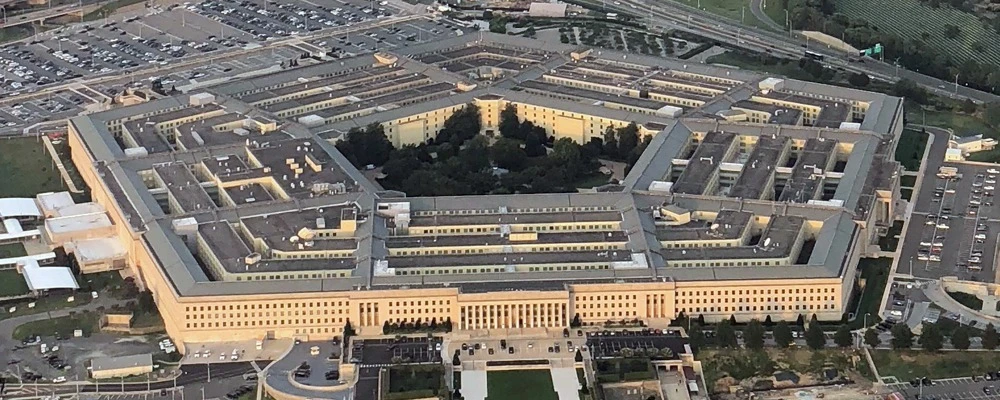 Secretarul american al Apărării creează un birou pentru religie la Pentagon: „Departamentul nostru își pune întreaga armură a lui Dumnezeu”