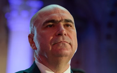 Ilie Bolojan a ajuns la DNA Iași / E audiat ca martor în dosarul omului de afaceri Fănel Bogos / Procurorii vor să afle detaliile întâlnirii dintre cei doi din biroul premierului