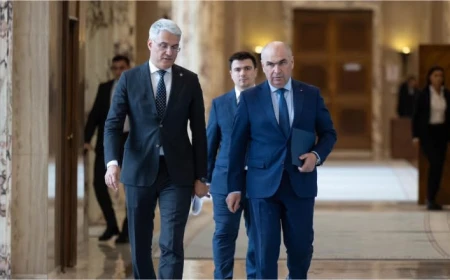 Dragoș Pîslaru, în apărarea lui Ilie Bolojan după audierea la DNA Iași: Nu este cunoscut pentru zboruri private în destinații exotice sau pentru cutii de pantofi umplute cu bani