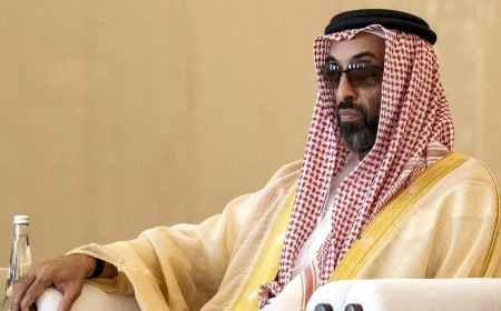 Fixer, finanțator, șef de servicii secrete: Misteriosul șeic Tahnoon din Emiratele Arabe Unite își îndreaptă acum atenția către dominația în domeniul IA